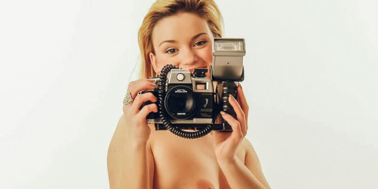 nude photographer female